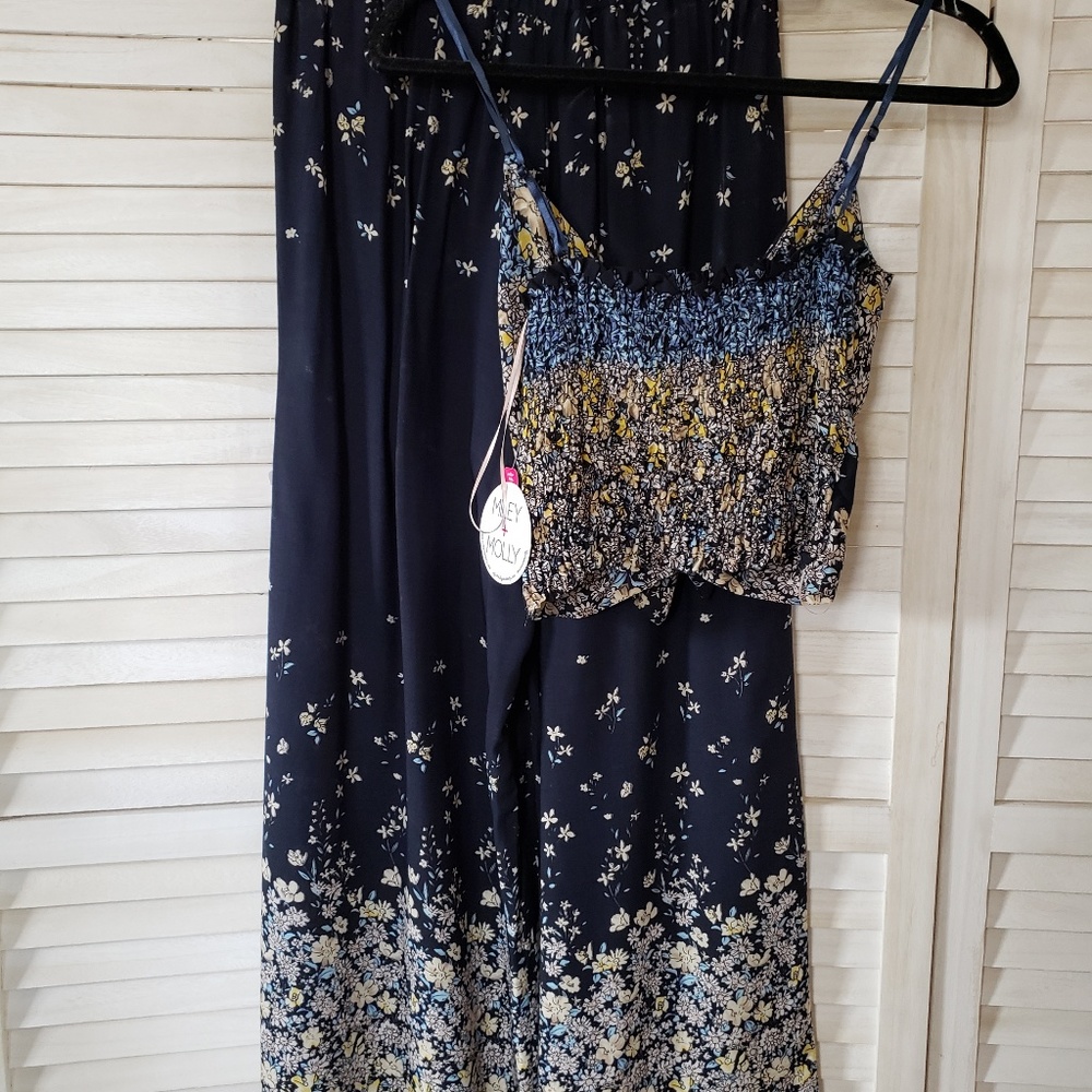 Blue 2 piece outfit - Picture 2 of 4